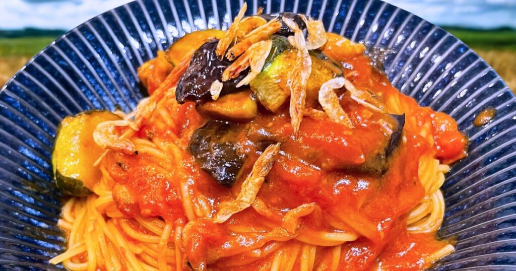 桜えびと夏野菜のワンパンアラビアータの完成写真